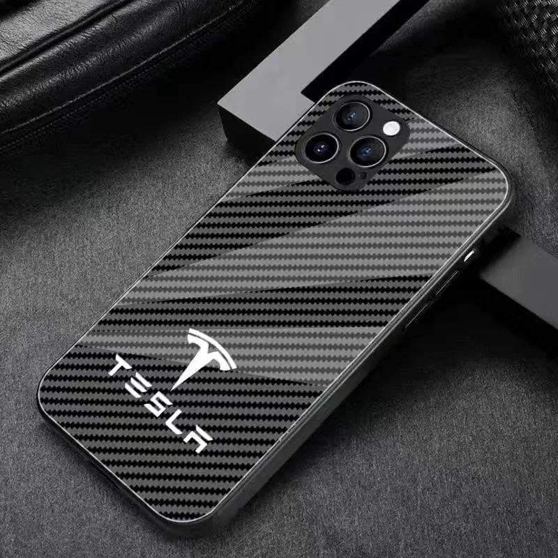 Bilklistremerke Tesla karbonfibermønster til Tesla telefondeksel til iPhone 16 Pro 11 12 Mini 13 14 Pro 15 Pro Max 7 8 Plus XR XS MAX
