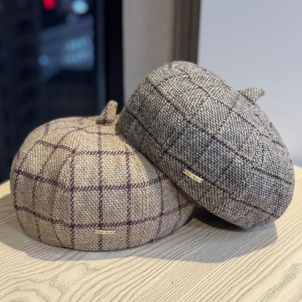 New Octagonal Hat for Women in Autumn and Winter Retro Face Showing Little Bud Painter Hat Trendy and Versatile Classic Plaid Pumpkin Beret