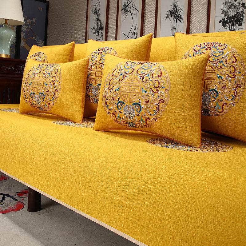 

Red Sofa Cushion Cover, Wedding Non-Slip Cover, High-End New Chinese Embroidered Solid Wood Arhat Bed Sofa Towel 90*140cm
