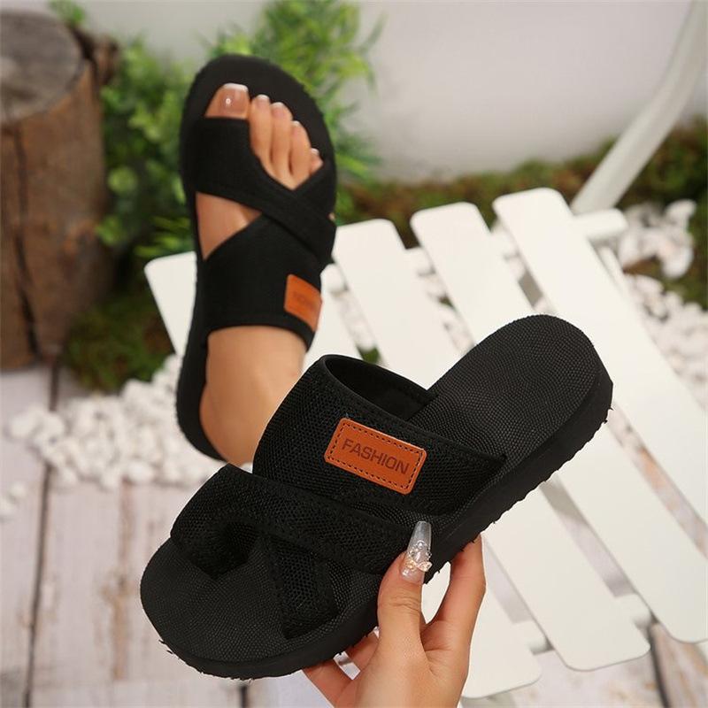 European and American large-size slippers, new European and American flat-bottomed casual open-toed beach sandals 35