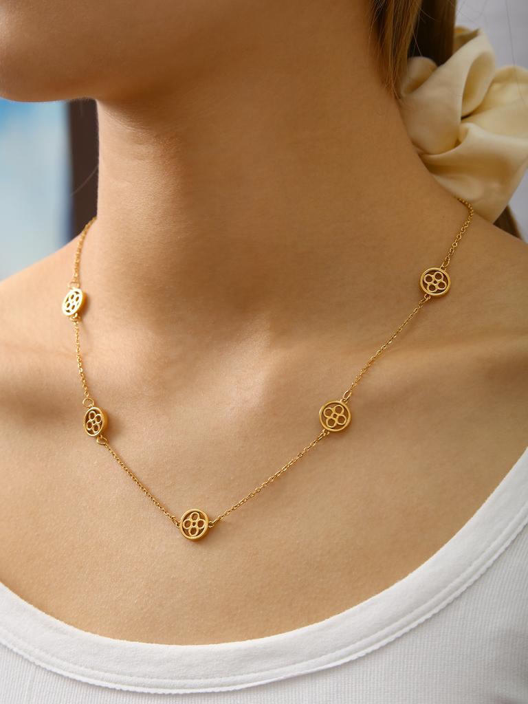 Fashion Elegant Charm Light Luxury Old Money Style Stainless Steel 18K Gold Plated Hollow Four-Leaf Clover Necklace Female