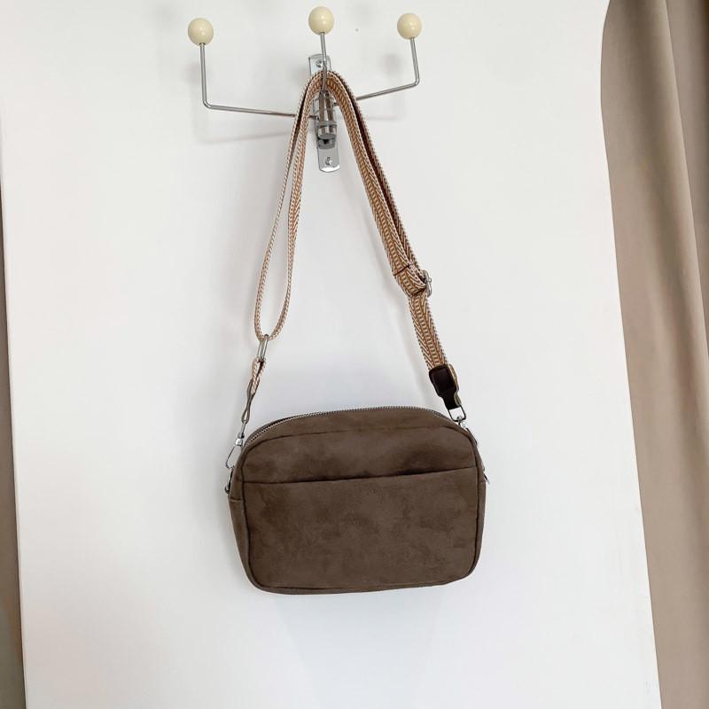 Sac d'épaule carré petit et élégant pour femmes Sac bandoulière mode pour le quotidien en différentes couleurs