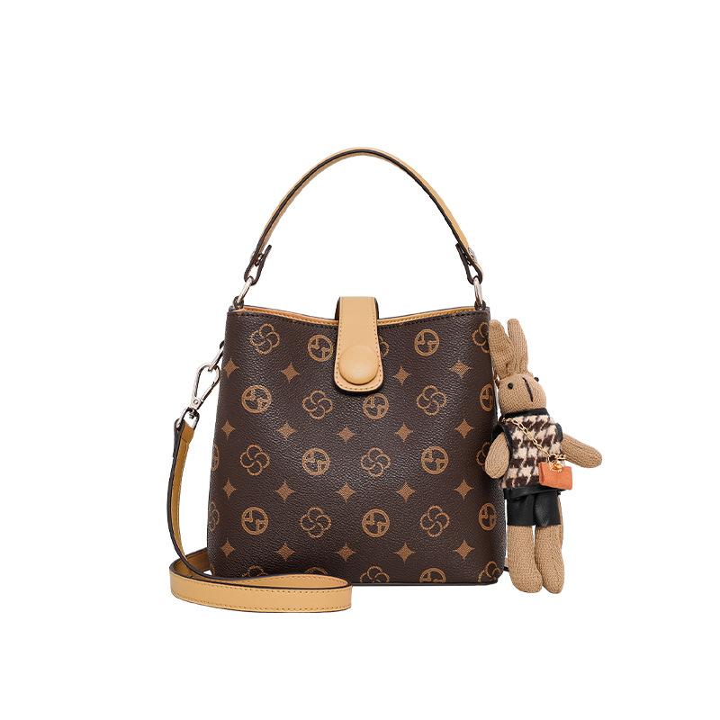 Bucket Bag 2025 New Autumn Winter Women's Handbag Mom Bag Versatile High-end Feel Single Shoulder Commuter Crossbody Bag
