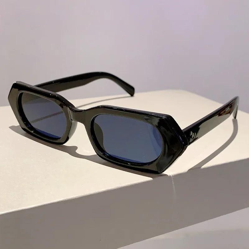 

Small Frame Vintage Irregular Square Sunglasses Women For Men Luxurious Brand Style Designer Rivet Sun Eyeglasses Popular Punk Shades UV400
