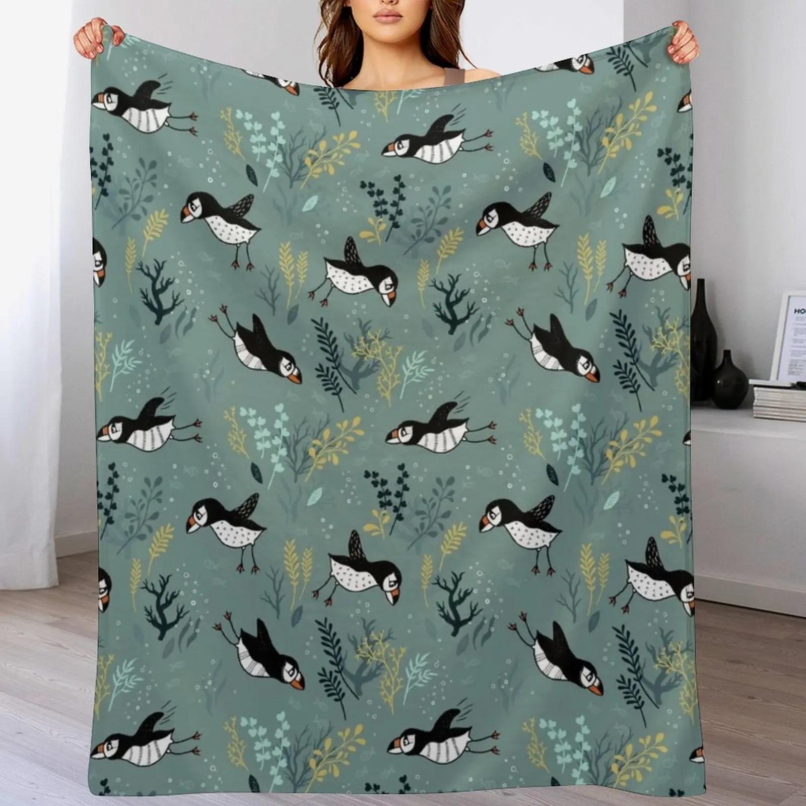 Puffin under water Throw Blanket All Season Lightweight Soft Blanket for Bed 102x76cm(40x30in)