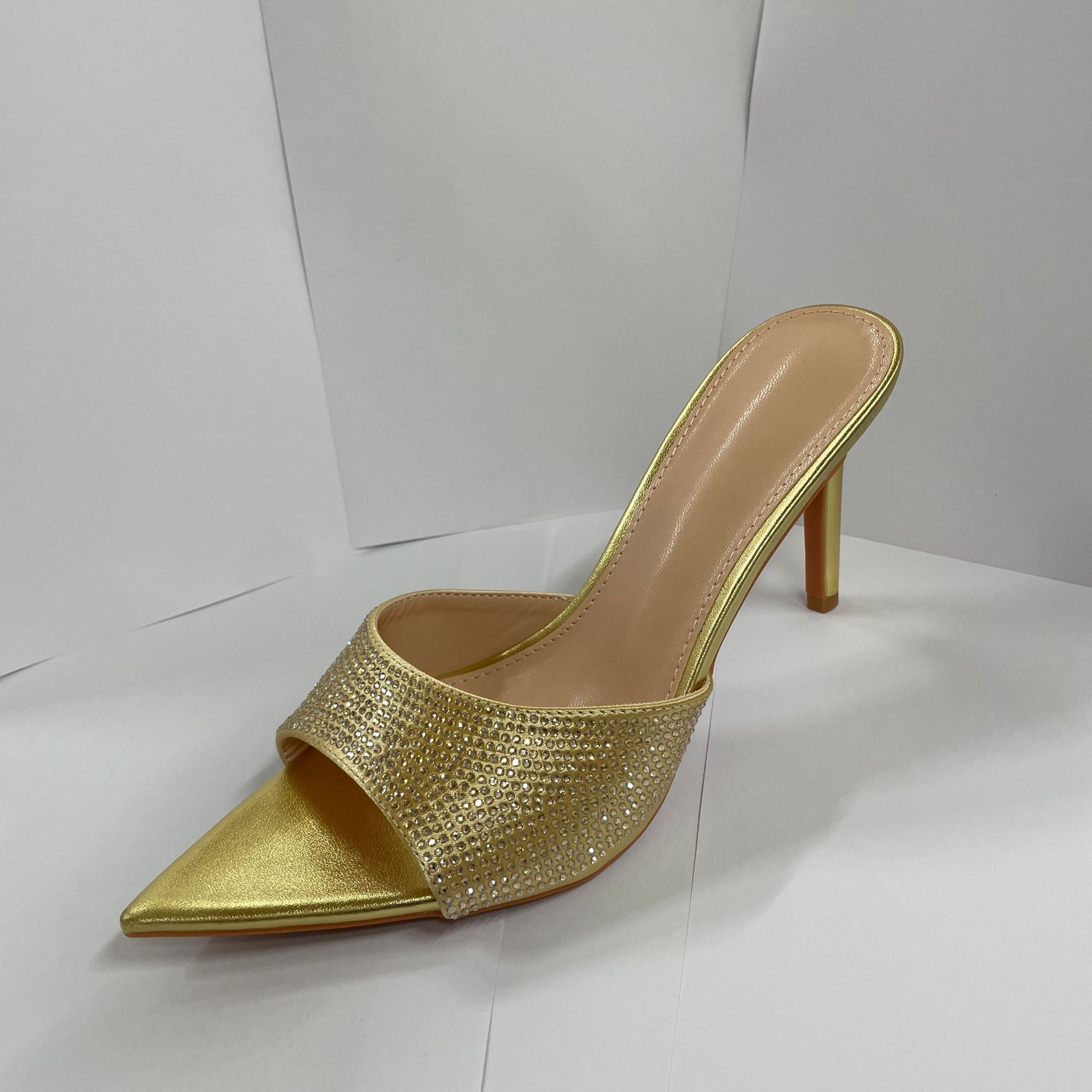 

Summer women s stunning fine-heeled rhinestone high-heeled slippers with skirt pointed one-word high heels, sexy and not tired 42