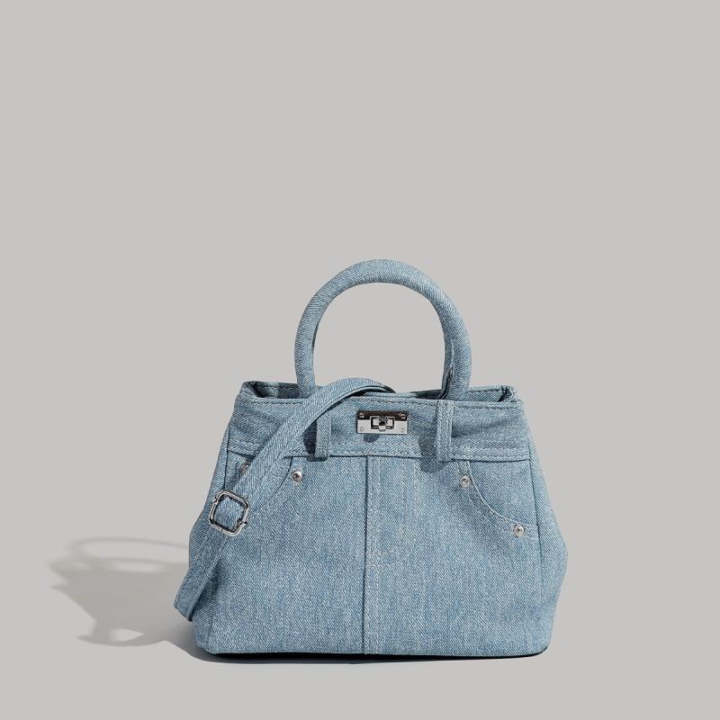 High-end Hand-held Korean Ins Trendy Shoulder Bag 2025 New Niche Simple Fashionable Small Square Temperament Female