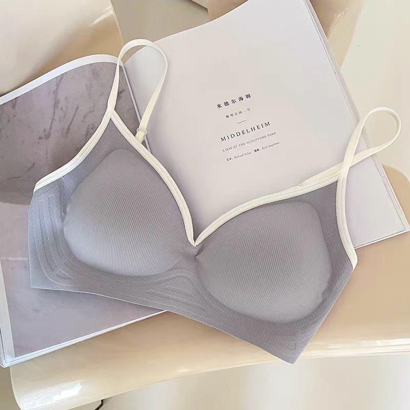 Jelly strip soft support, small breasts inside the clothes are gathered, large and seamless, external expansion of secondary breasts, no steel ring 