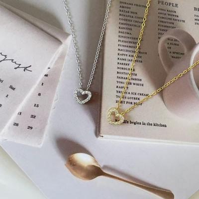 Small Love Hollow Necklace for Women Korean Version Sweet Temperament Versatile Collarbone Chain
