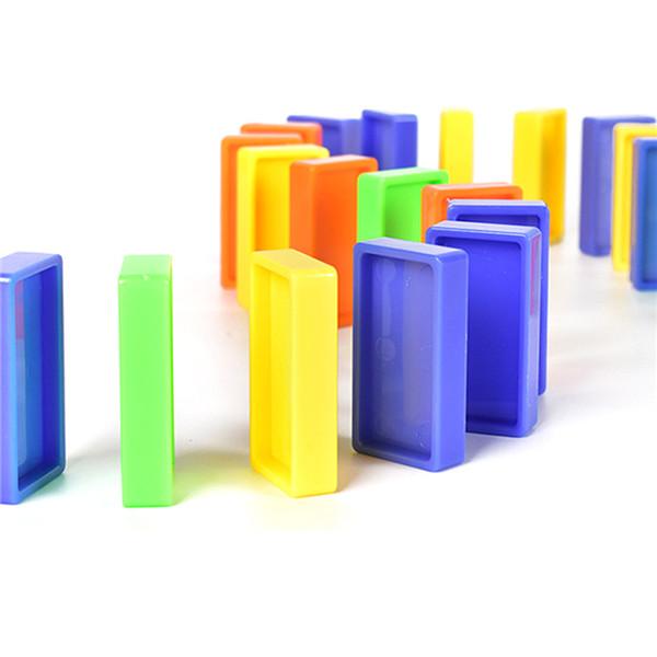 Elektrischer Domino-Zugwagen, automatische Einrichtung, 60 Stück, bunte Kunststoff-Dominosteine, Spielzeug, Lernspielzeug, Kindergeschenk