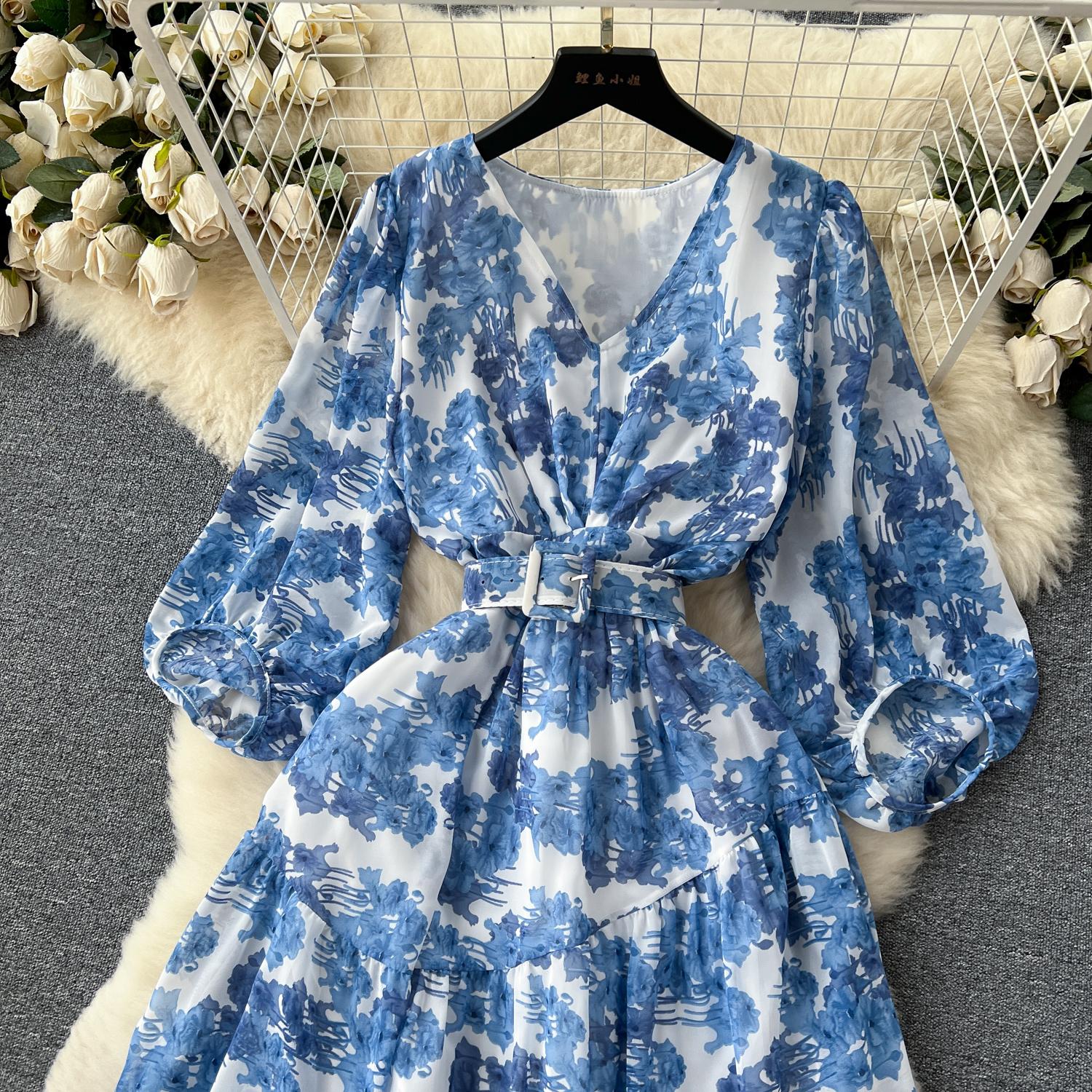 Осеннее винтажное женское платье миди с цветочным принтом — фото 22