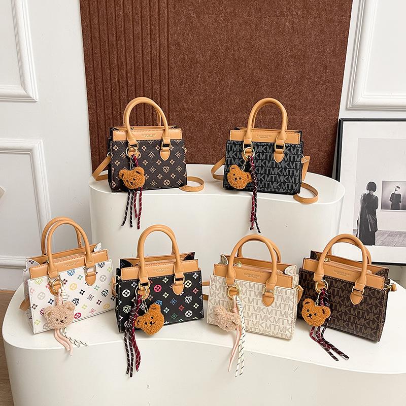 New Fashion High-end Sense Contrasting Color Tote Bag Portable Shoulder Messenger Women's Bag