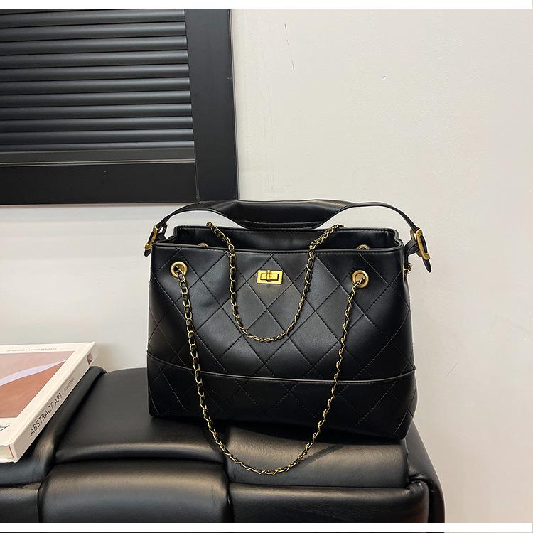 

Корейская версия ромбовидной сумки-цепочки с маленьким ароматом и большой вместимостью, новая замшевая сумка-тоут на одно плечо, простая портативная сумка-мессенджер чёрный