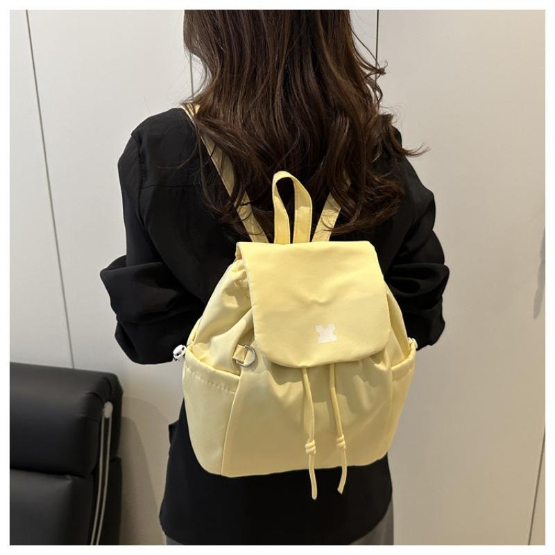 

Свитер новый осенний с лентой на шее, по низу три пряжки, премиальное покрытие жёлтый