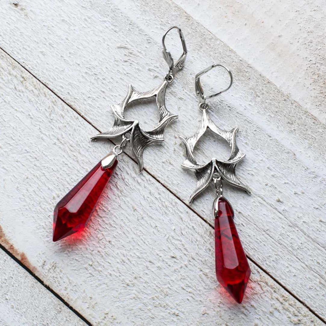 

Gothic Silver Color Dragon Wing Red Conical Crystal Pendant Dangle Earrings for Women Hallowmas Party Witch Magic Jewelry Gifts красный