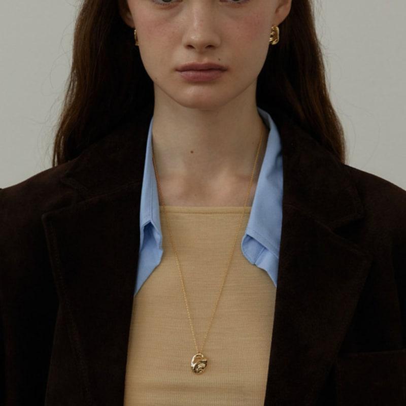 LOVE ME MONSTER Oyster Long Chain Necklace (L243MNK060)