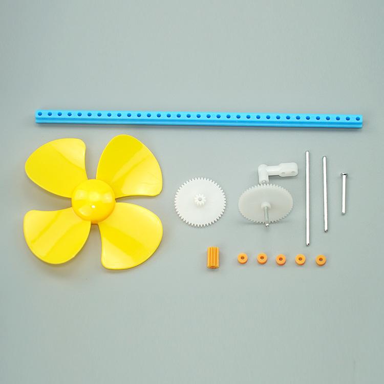 DIY Homemade Hand-cranked Small Fan Kindergarten Children Students Physics Science Science Small Production Science Experiment Toys