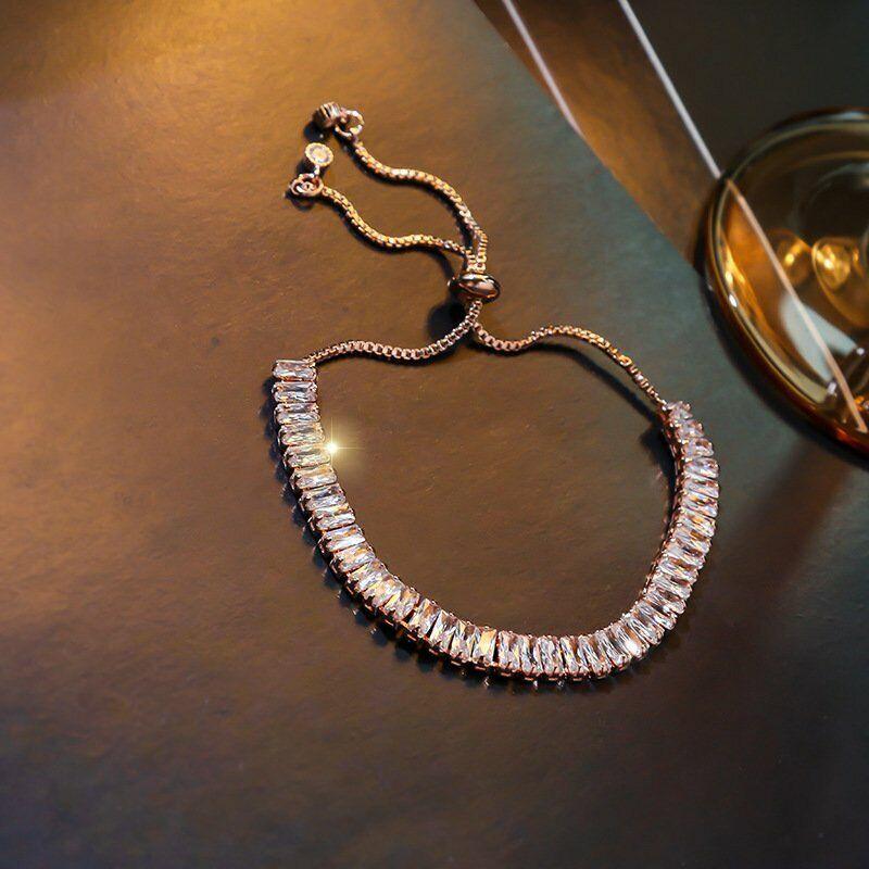 Quadratisches Zirkonimitat-Kristall-glänzendes Armband, verstellbares Damen-Schmuckgeschenk