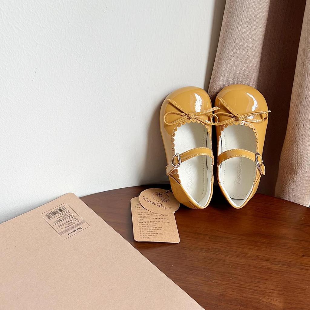 Girls' Princess Bow Patent Leather Shoes - Shiny, Low-Cut, Magic Tape, Japanese Style for Spring and Autumn