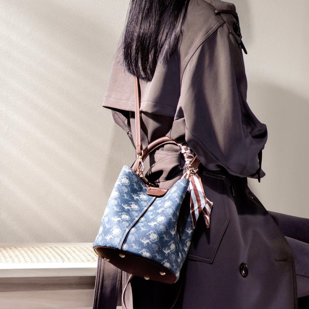 Ladies' High-end Handbag, Fashionable and Versatile Crossbody Bag, Box Bucket Bag