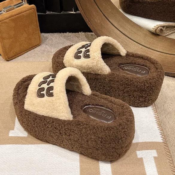 

Fashion Pantoufles en fourrure à semelles épaisses pour femmes, fourrure d extérieur courte en peluche de styliste pour femmes, automne 40