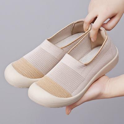 Chaussures d'été pour femmes nouvelles chaussures décontractées polyvalentes semelle souple pieds non fatigués confortables chaussures de mère chaussures à une pédale