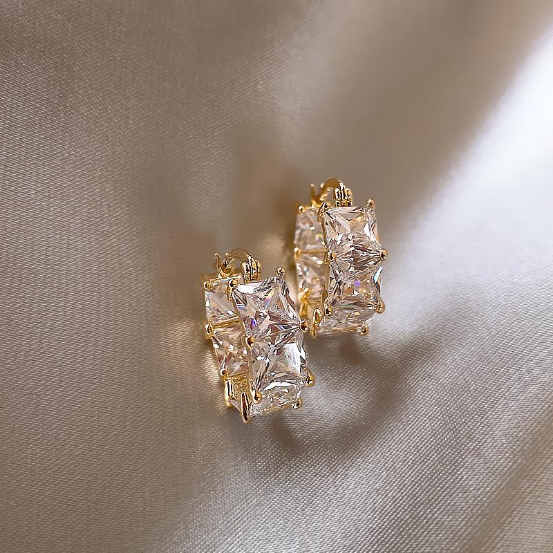 

Супер яркие серьги-клипсы в форме буквы U с цирконом премиум-класса 2025, серьги в стиле легкой роскоши, серьги с уникальным нишевым дизайном