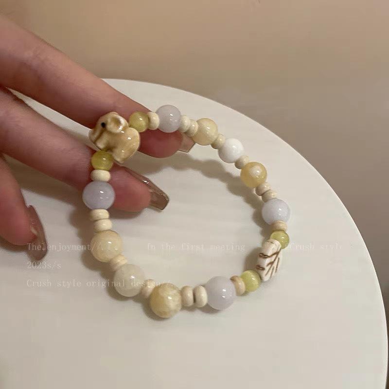 Trendy Cat Bracelet: Sweet & Cool Sandalwood Jewelry for Women