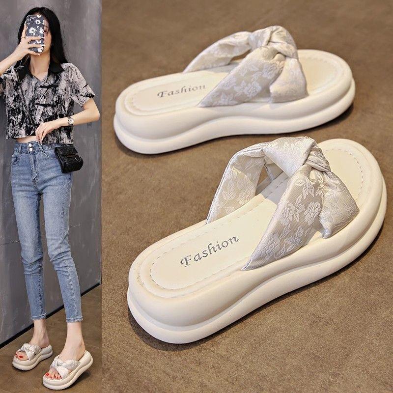 With skirt, platform beach sandals, high-value slippers, women's fashion, one-word drag autumn new models