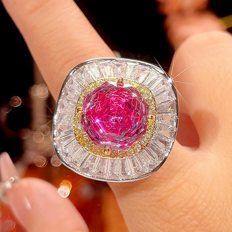 

Осенне-зимние украшения Медное основание с золотым покрытием Огранка «роза» Цвет драгонфрута Темперамент Легкая роскошь Костюм Женщины 14-10М