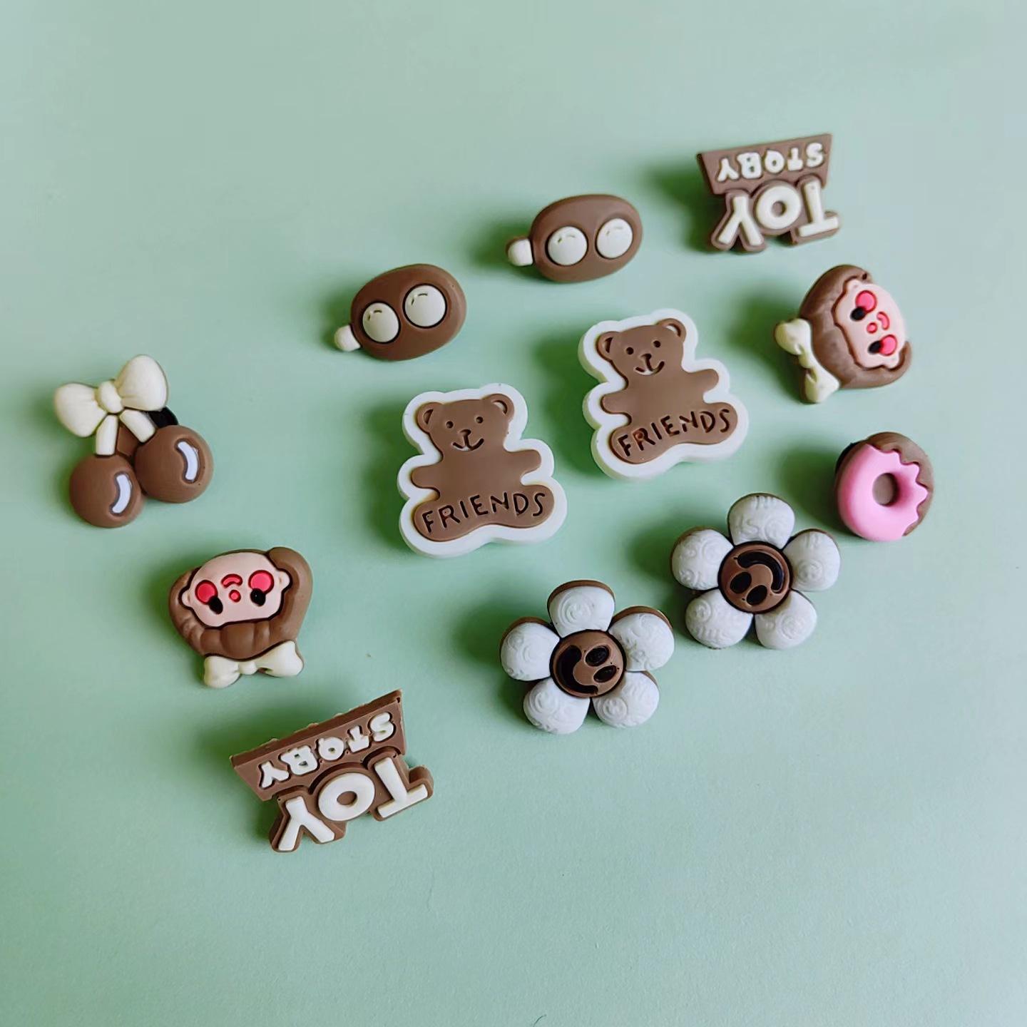 

Новый фит отверстие обувь ювелирные изделия DIY обнимающий медведь девушка коричневый набор съемная обувная пряжка