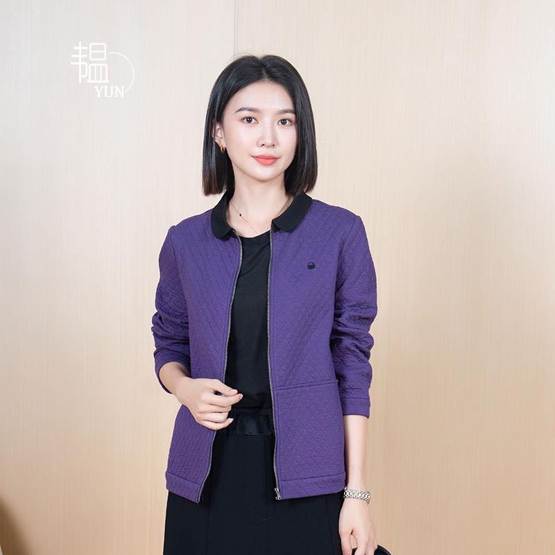 

YUNyun Женская осенняя куртка с капюшоном больших размеров 2025 - Новый свободный модный топ для мам L (105-120 jin) фиолетовый