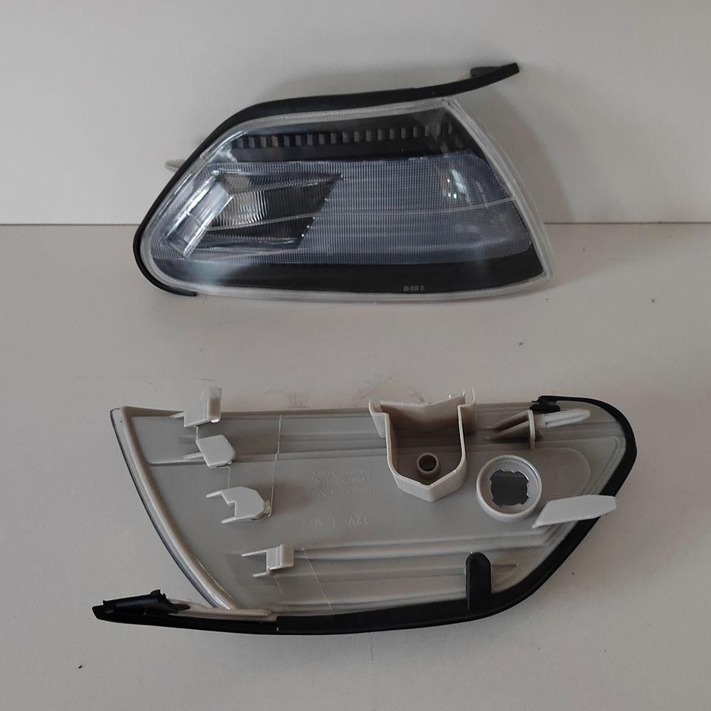 A Pair Automobile Corner Lamp Turn Signal Light 81731-22120 81741-22120 For Toyota Mark Jzx100 1997 1998 1999