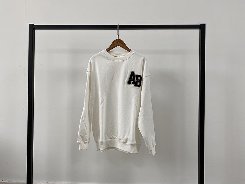 Early Autumn Off-White Women's Crew Neck Fleece Sweatshirt with Hand-Cranked Embroidery