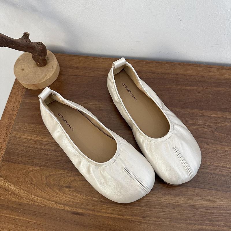 

Fashion Spring Autumn New Large Women s Shoes Leather Soft Soled Loafers Antislip Comfort Flat Fashion Casual Ladies Singles Shoes Mujer 40 белый