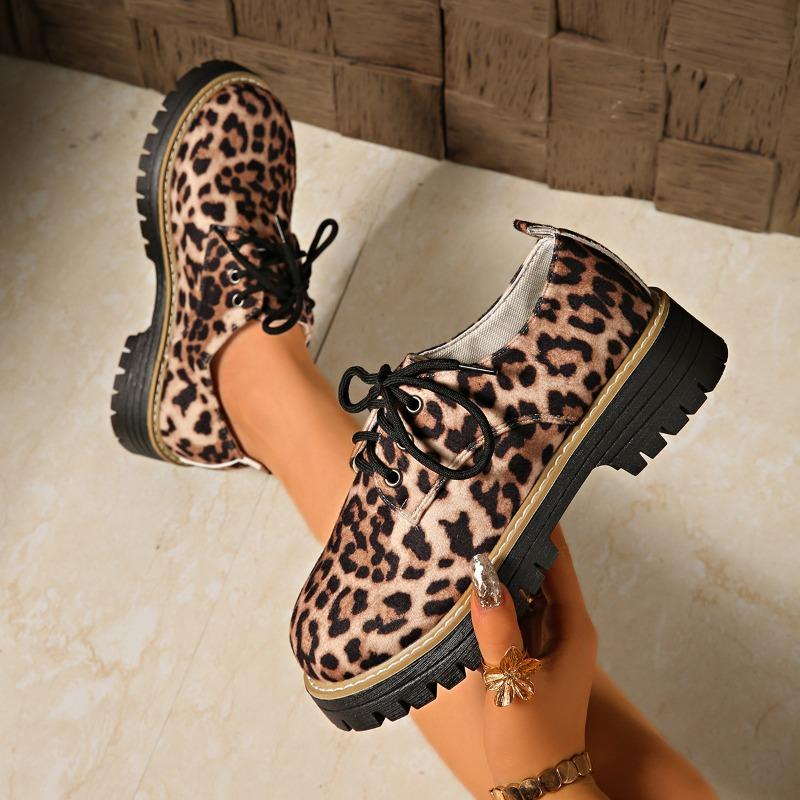 New Large-sized Casual Lofu Shoes with A Front Lace-up, Thick Heel and Round Toe for Women
