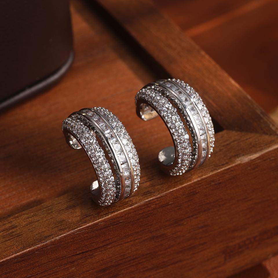 ZAKOL Luxury Chunky Shiny Crystal CZ Ear Clip Earring Fashion Iced Out Zircon Circle Hip Hop Zircon For Women Men