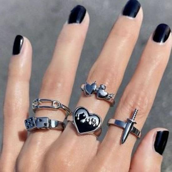 Retro Floral Carved Multi-Piece Stacking Ring Set
