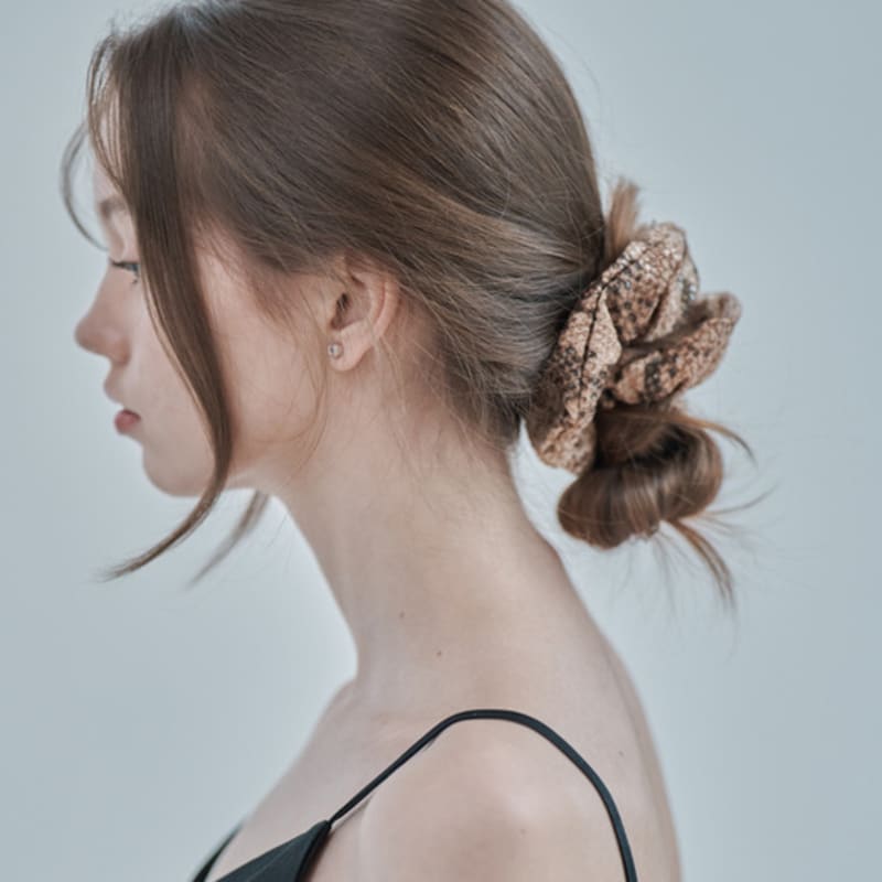 ELLEHAIR Brown Python Scrunchie ELSC008