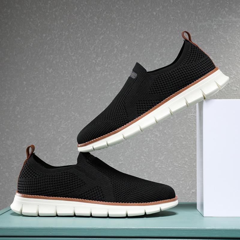 Breathable Men Casual Shoes Lightweight Outdoor Male Walking Shoes Anti-slip Men's Sneakers Slip On Flats Running Shoes