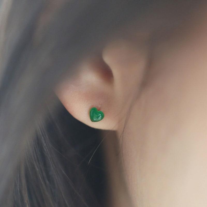 Modernlike 14k Gold Green Quartz Crystal Heart Earrings