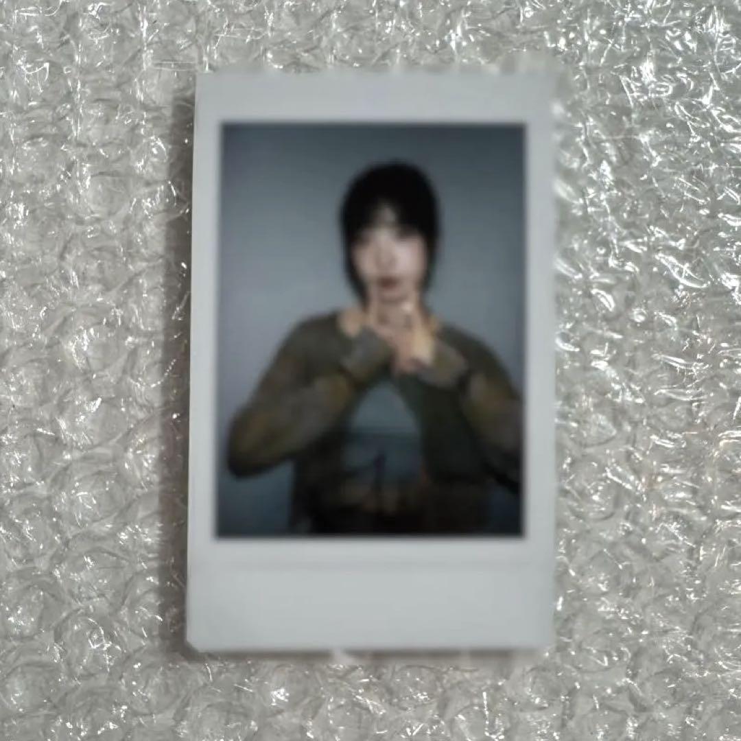 

[USED] billlie Haruna Polaroid Instax Signed Trading Card