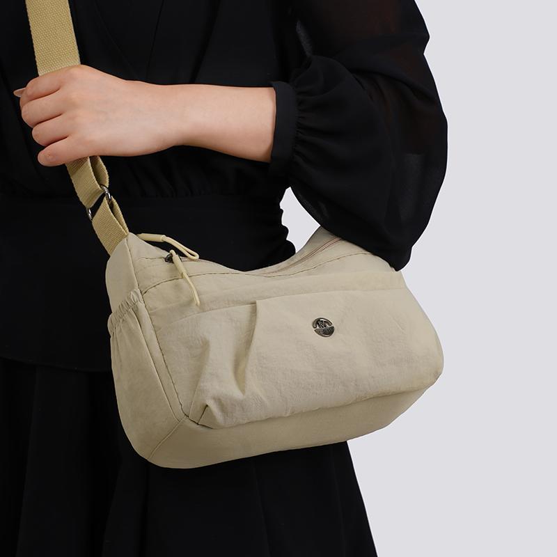 Crossbody Bag Women's Large Capacity Shoulder Bag Lightweight Multi-Layer Middle-Aged Mother Bag