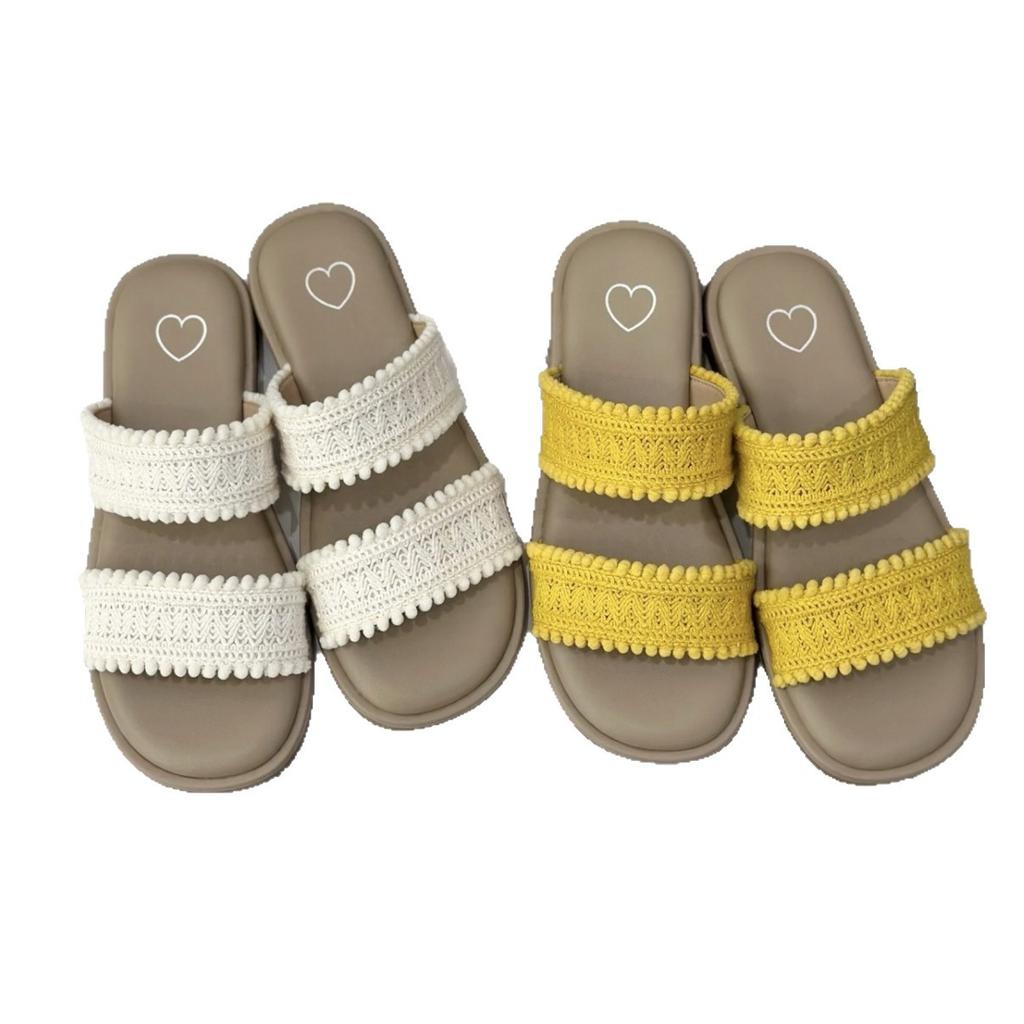 French Niche Flat Bottom Wear One-word Drag Girl 2025 New Summer Super Fire Woven Beach Fairy Versatile Cool Slippers