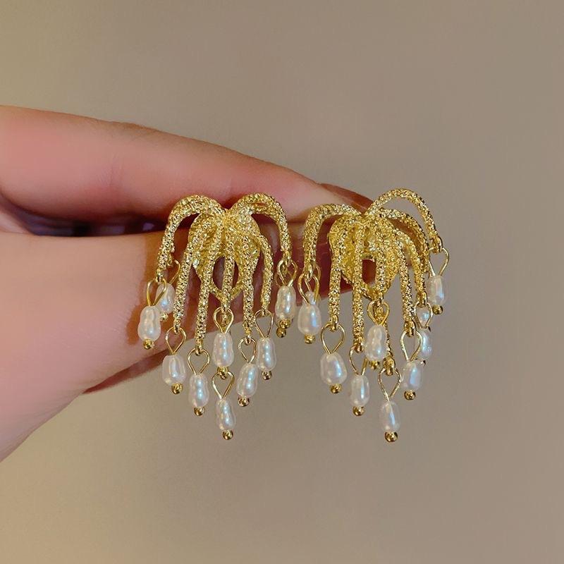 Female Fashion Versatile Temperament High-end Earrings 1 pair of earrings золотой