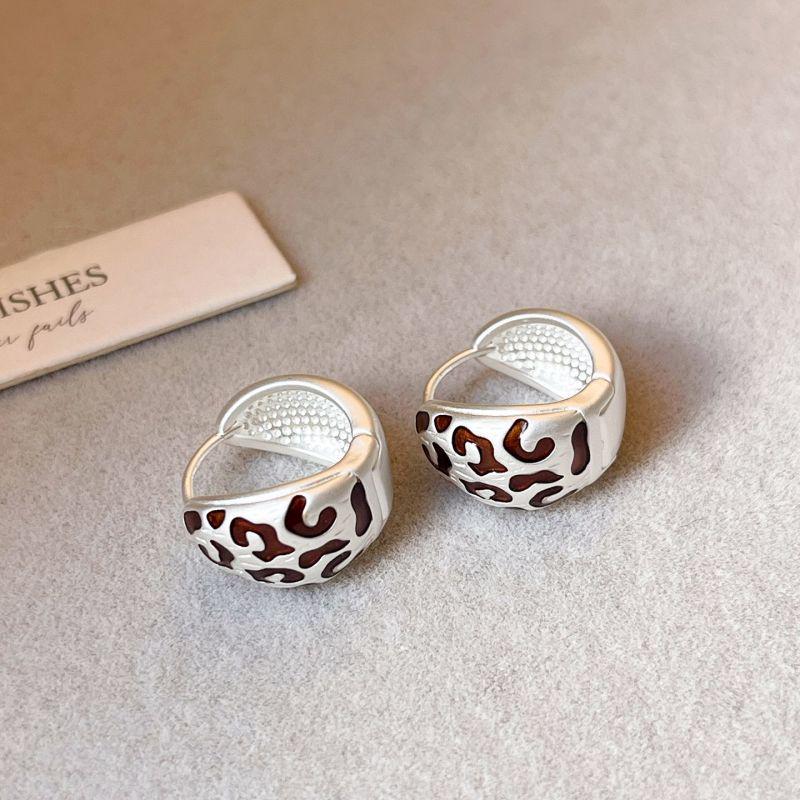 18 Karat Vergoldete Ohrstecker mit Leopardenmuster-Herz - Luxuriöse Retro-Stecker für Damen