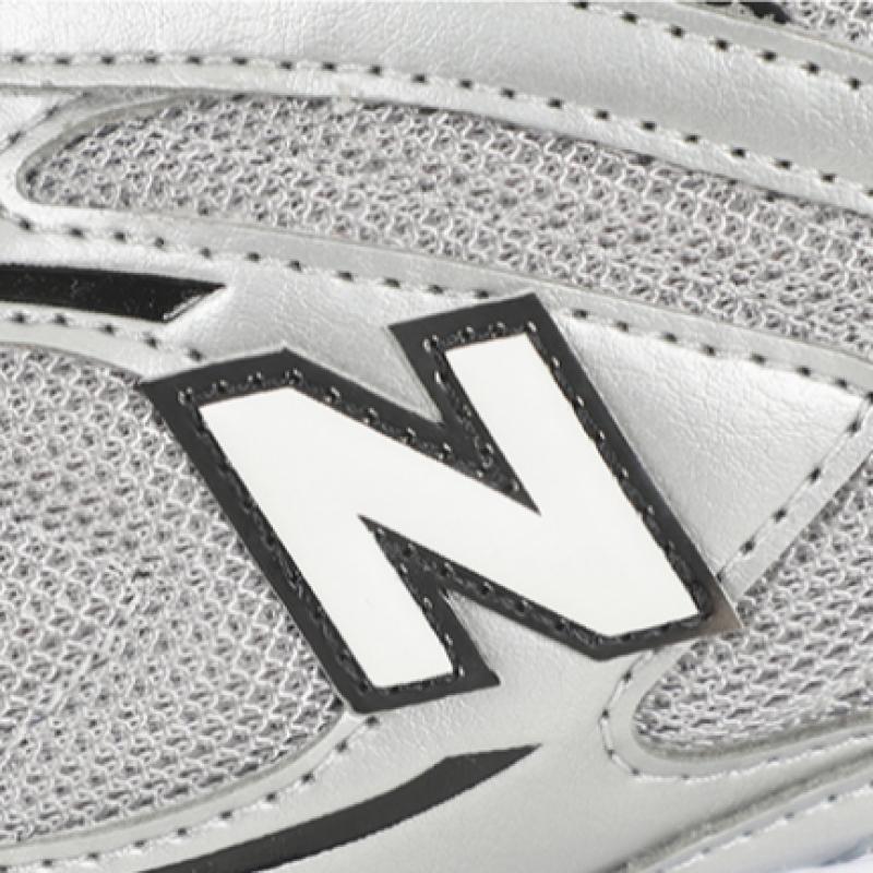 New Balance 725 Metallic Silver Raincloud
