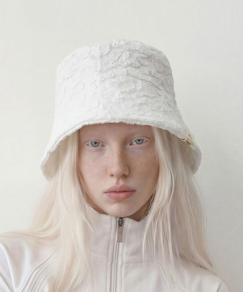 Eondeokeonteulolseutyudio Flower Pattern Bucket Hat Stand Bucket / Cloud Flower / Milk
