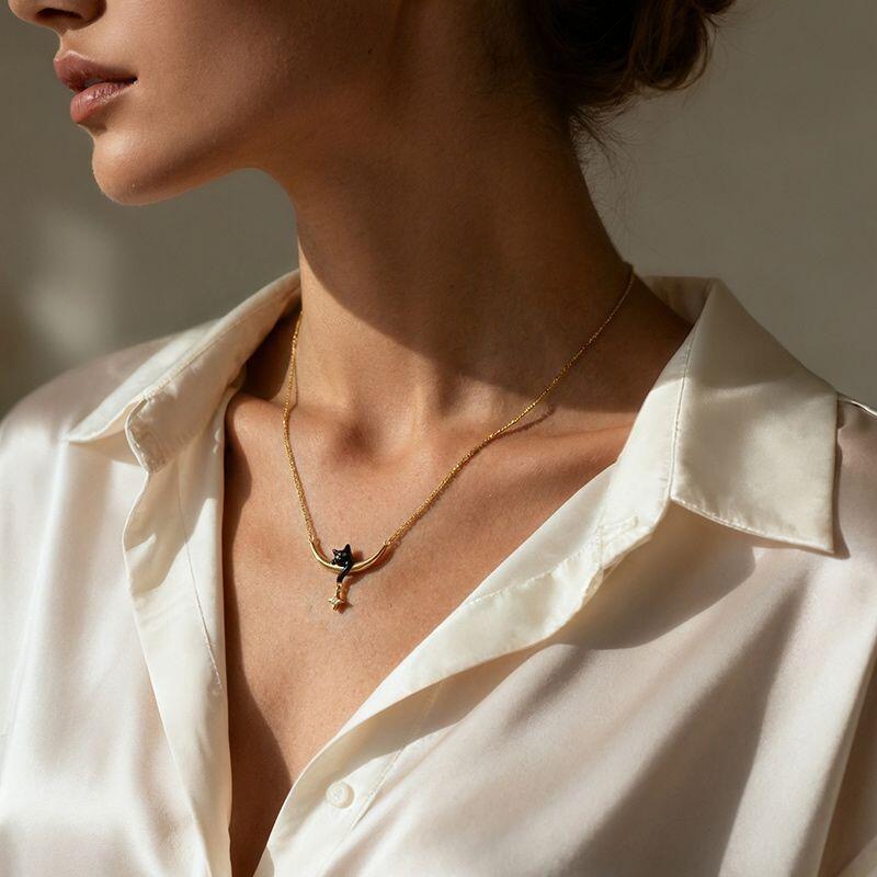 Niszowy naszyjnik z wisiorkiem Czarny Kot Księżyc Wiatr Retro Damska Biżuteria Wysokiej Klasy Łańcuszek na obojczyk