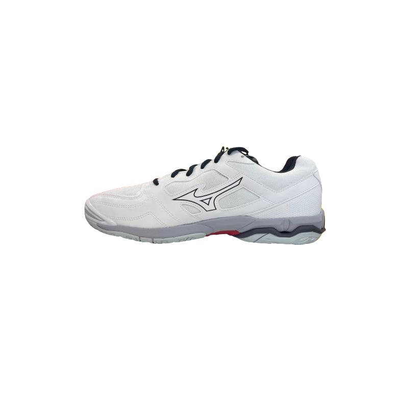Sports shoes Mizuno white Wave Phantom 3